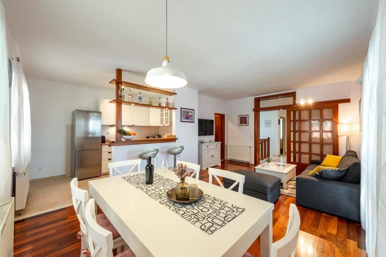 Apartment Miljas ツァヴタット エクステリア 写真