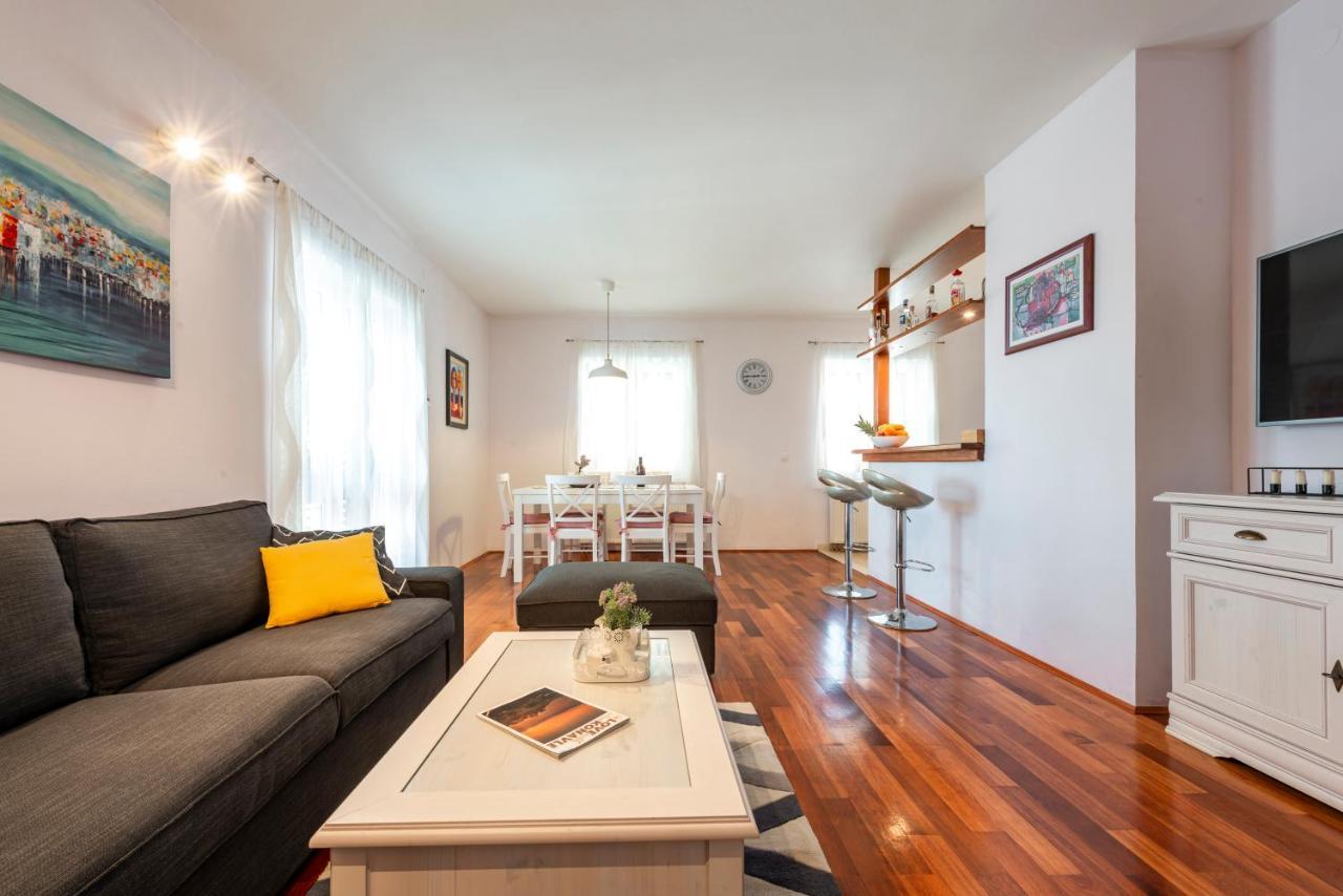 Apartment Miljas ツァヴタット エクステリア 写真