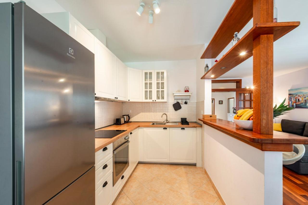 Apartment Miljas ツァヴタット エクステリア 写真